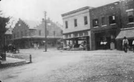 Old town Purcellville. Picture featured in “How Purcellville Came To Be Incorporated In 1908” written by Eugene Scheel.
