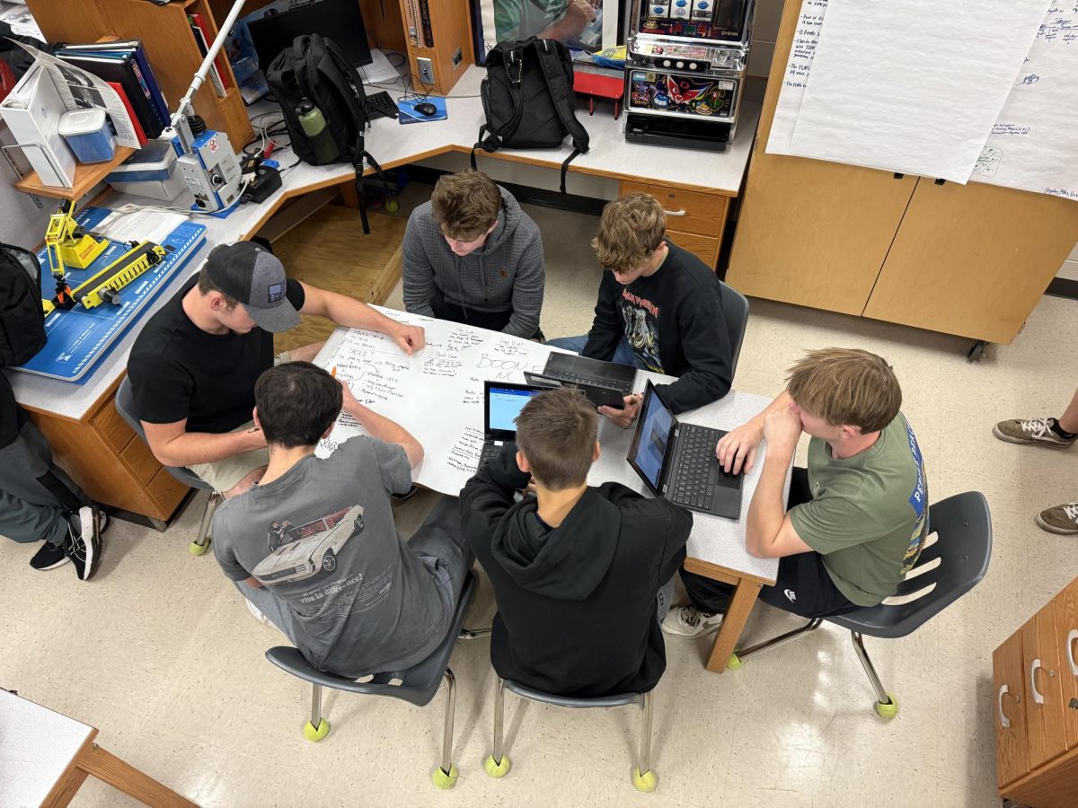 Ms. Bingaman's students researching during class. Photo provided by Braden Hart.
